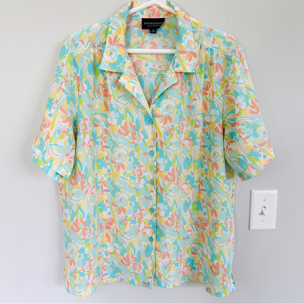 Donnkelly Classico Short Sleeve Textured Print Button Down Blouse, Size XL